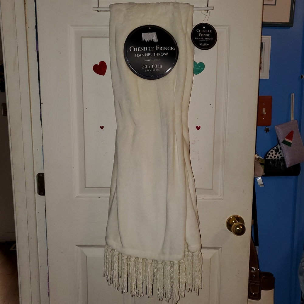 NWT Chenille Fringe Flannel Throw Blanket